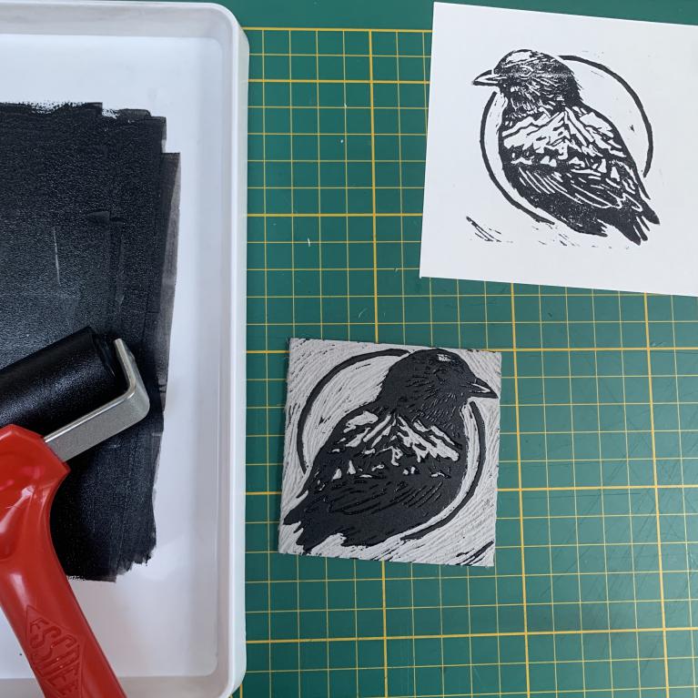 Affiche linogravure dépassement de soi oiseau montagne